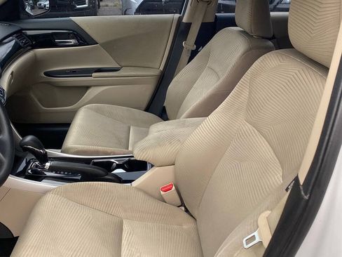 Used 2017 Honda Accord LX image 17