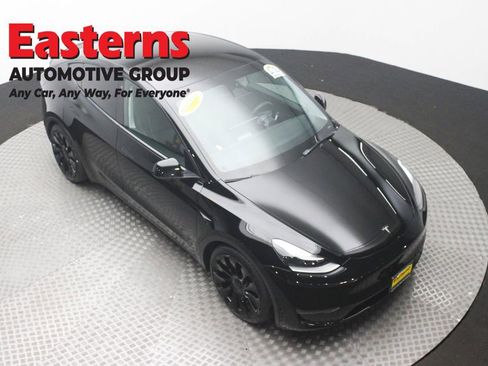Used 2022 Tesla Model Y Performance image 3