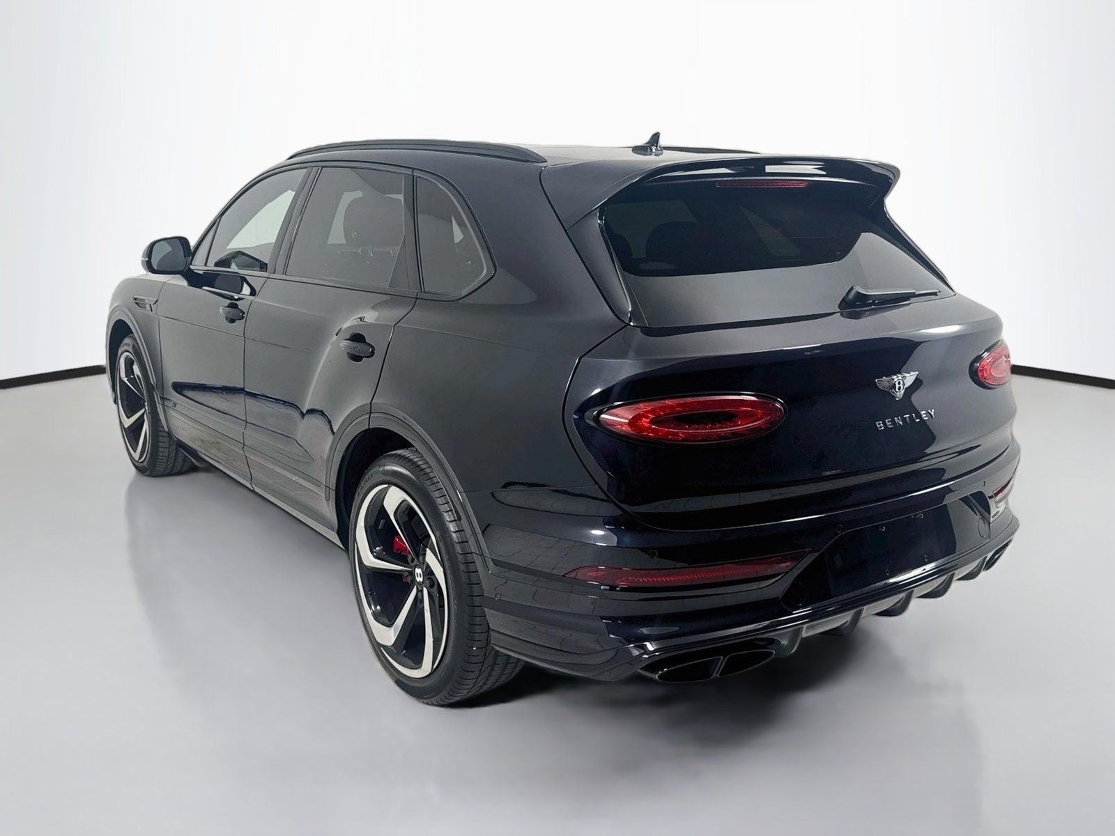 Certified 2023 Bentley Bentayga AWD/4WD image 3