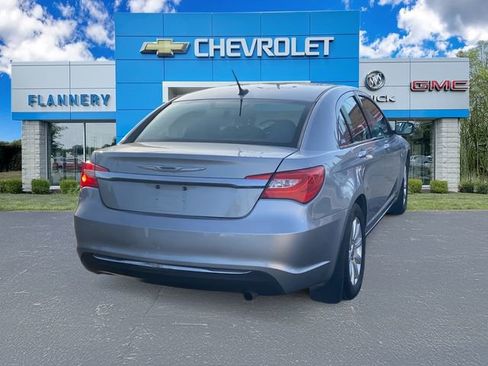 Used 2013 Chrysler 200 Touring FWD image 5