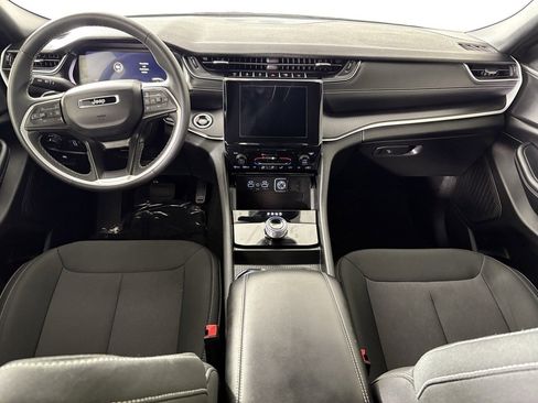 Used 2025 Jeep Grand Cherokee L Laredo image 35