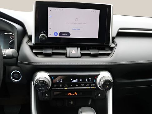 Used 2025 Toyota RAV4 XLE image 21