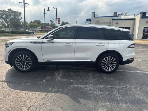 Used 2023 Lincoln Aviator AWD w/ Premium Package image 7