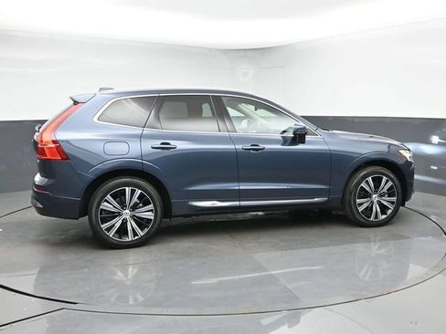 Used 2023 Volvo XC60 B5 Plus w/ Climate Package AWD/4WD image 9