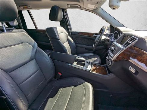 Used 2015 Mercedes-Benz GL 450 4MATIC image 21