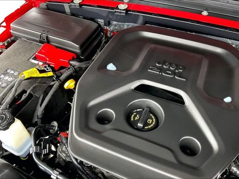 Used 2026 Jeep Wrangler Unlimited Rubicon AWD/4WD image 32