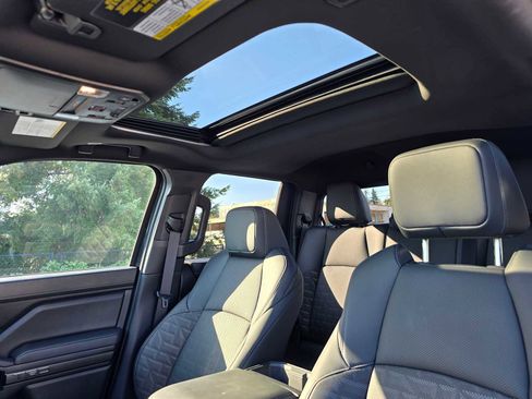 Used 2025 Toyota Tacoma TRD Sport image 22