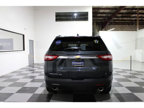 Used 2021 Chevrolet Traverse LT image 5