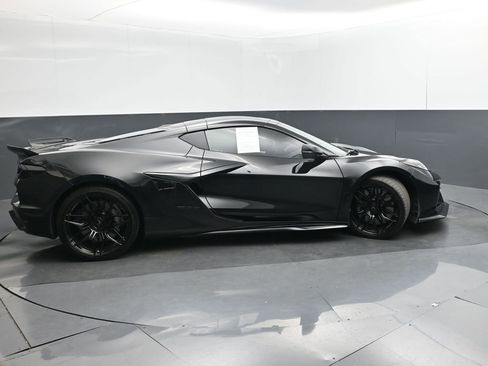 Used 2023 Chevrolet Corvette Z06 w/ Engine Appearance Package RWD image 6