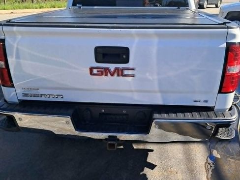 Used 2018 GMC Sierra 1500 SLE w/ SLE Value Package AWD/4WD image 2
