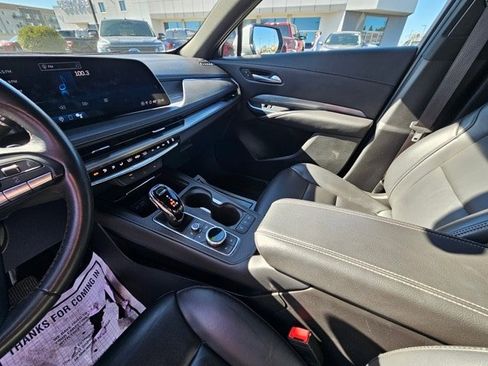 Used 2024 Cadillac XT4 Premium Luxury image 18