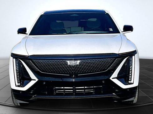 Used 2024 Cadillac Lyriq Sport AWD/4WD image 6