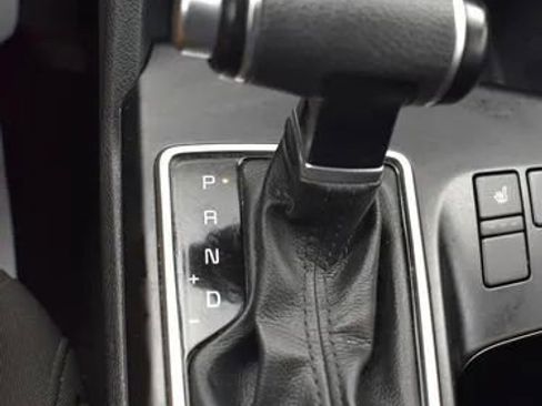 Used 2025 Kia Sportage LX image 34