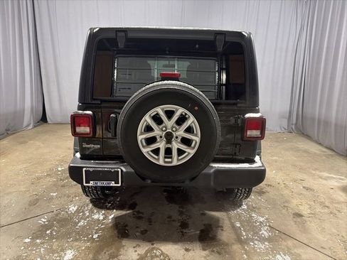 Used 2023 Jeep Wrangler Sport S image 5