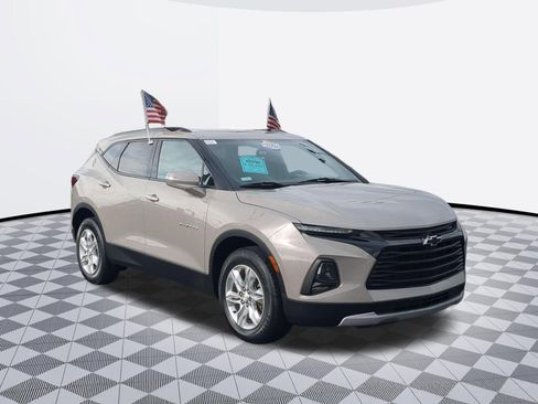Used 2021 Chevrolet Blazer LT FWD image 2