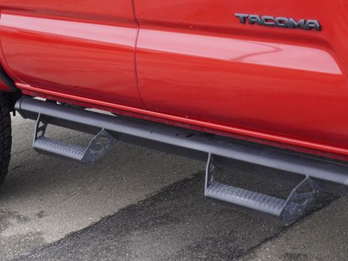 Used 2022 Toyota Tacoma TRD Off-Road w/ Technology Package image 4