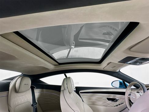 Used 2024 Bentley Continental GT image 21