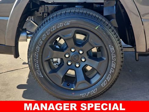 New 2026 RAM 1500 4x4 Crew Cab image 38