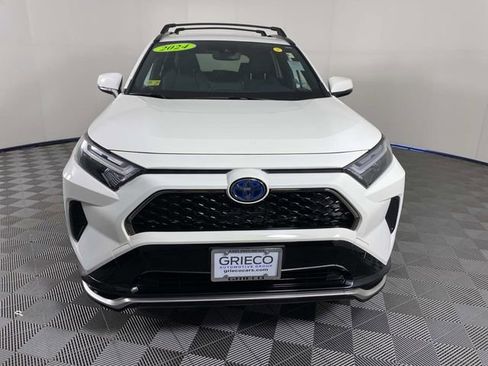 Used 2024 Toyota RAV4 SE AWD/4WD image 3