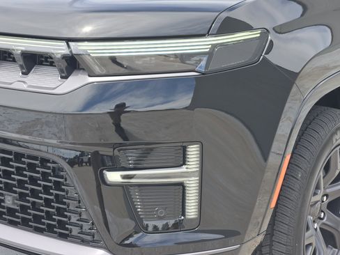 New 2026 Jeep Grand Wagoneer Limited AWD/4WD image 6