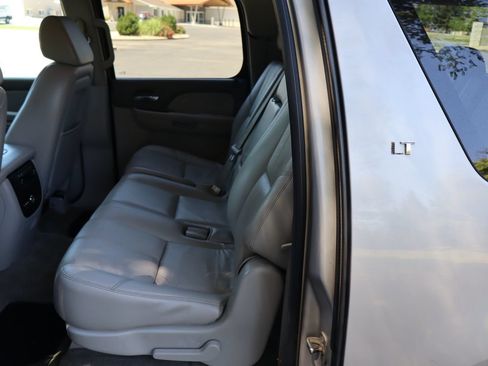 Used 2008 Chevrolet Suburban LT w/ LT Preferred Equipment Group AWD/4WD image 20
