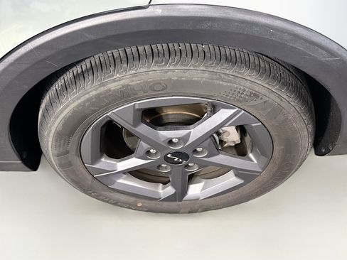 Used 2025 Kia K4 LXS image 11