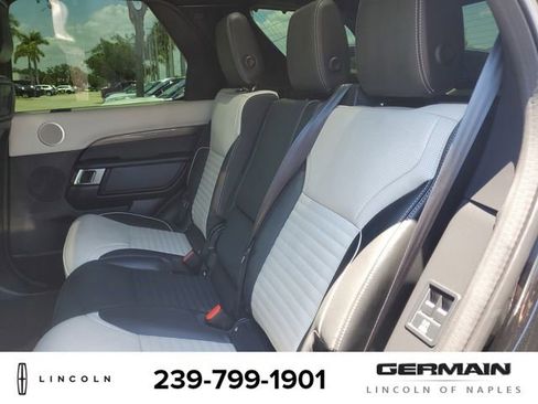Used 2024 Land Rover Discovery Metropolitan Edition AWD/4WD image 20