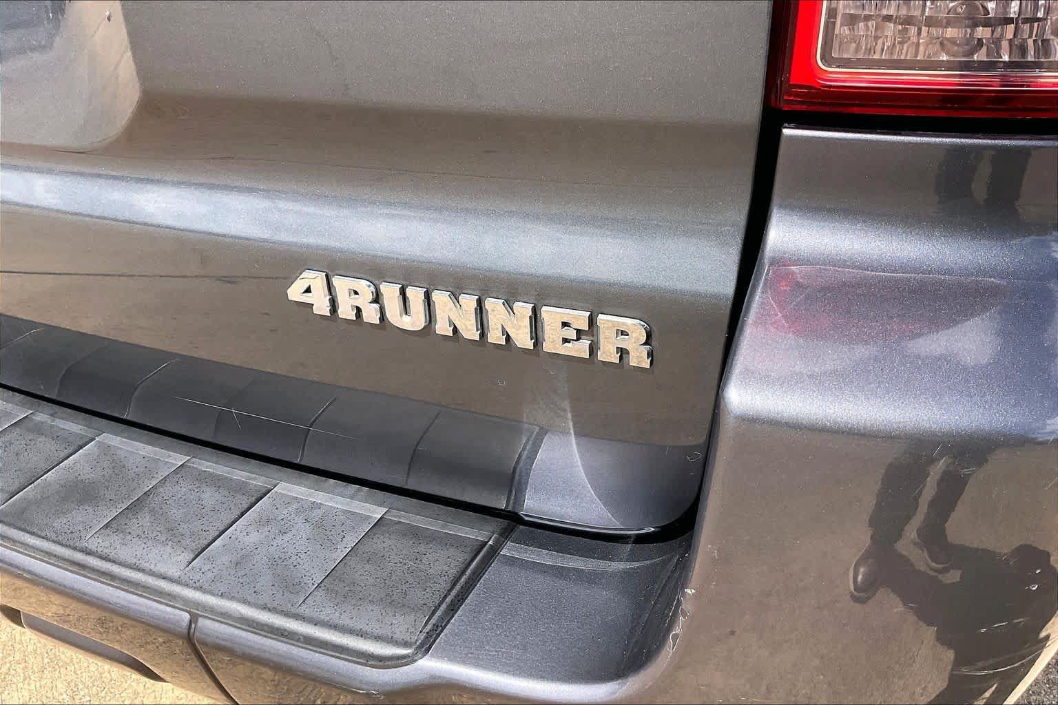 Used 2008 Toyota 4Runner SR5 RWD image 9