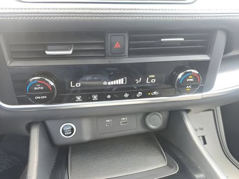 Certified 2023 Nissan Rogue SV AWD/4WD image 16