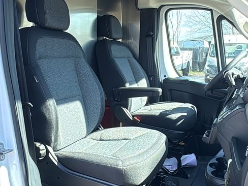 Used 2025 RAM ProMaster 2500 w/ Convenience Group image 29