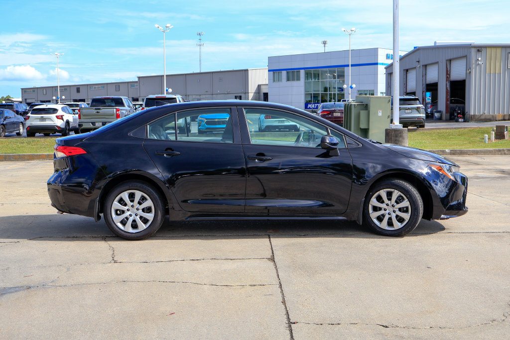 Used 2026 Toyota Corolla LE FWD image 23