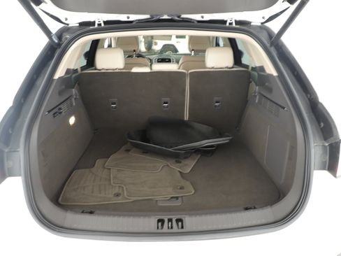 Used 2020 Lincoln Nautilus FWD w/ Equipment Group 101A image 5