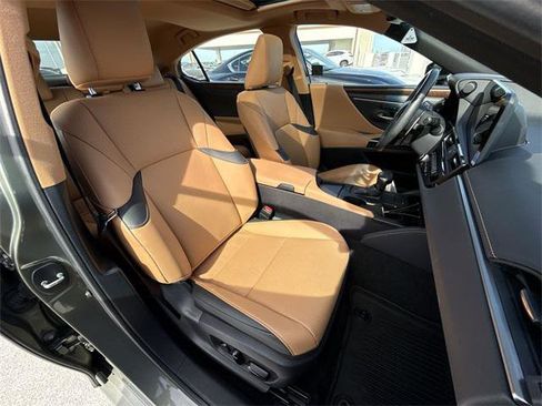 Certified 2024 Lexus ES 350 w/ Premium Package image 26