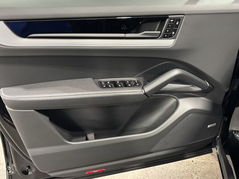 New 2026 Porsche Cayenne E-Hybrid Coupe AWD/4WD image 13