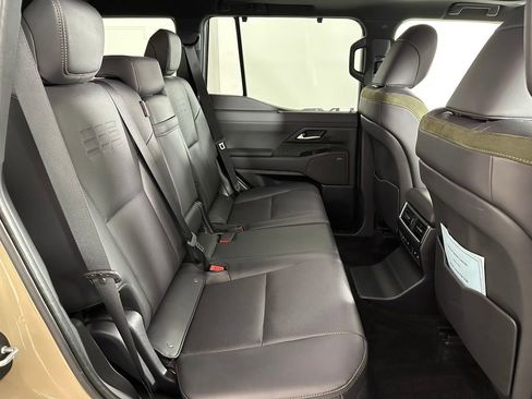 Used 2024 Lexus GX 550 AWD/4WD image 19