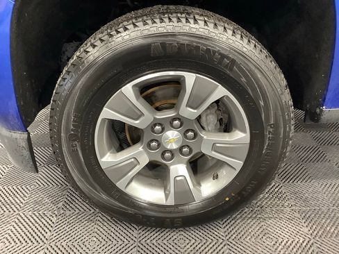 Used 2019 Chevrolet Colorado Z71 AWD/4WD image 2