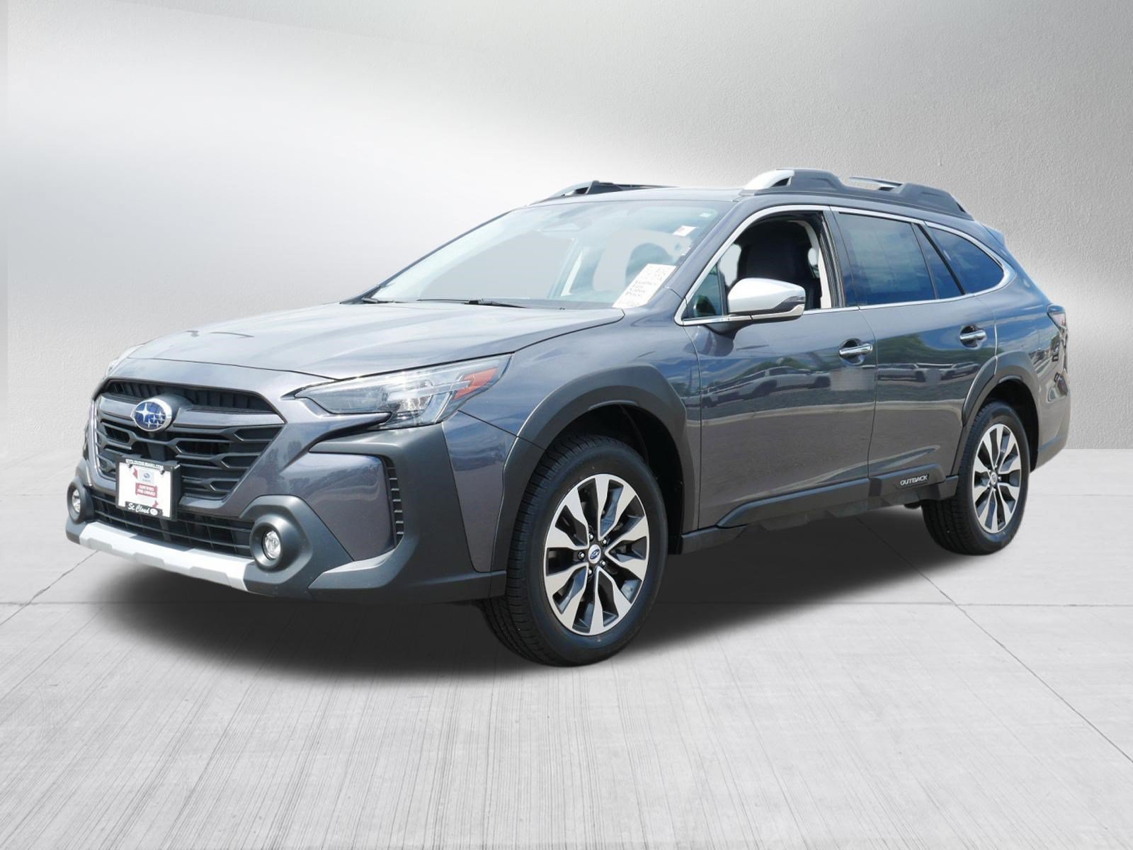 Used 2025 Subaru Outback Touring w/ Tech Package 3 AWD/4WD image 3