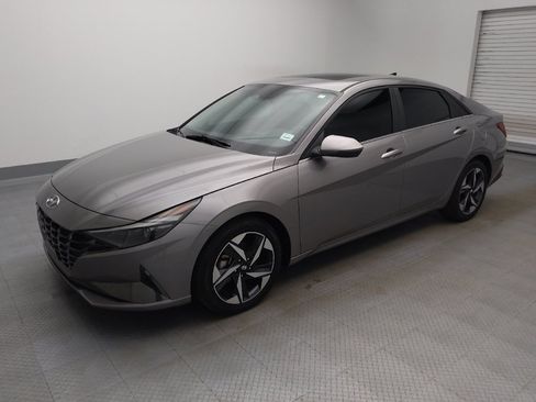 Used 2023 Hyundai Elantra Limited w/ Cargo Package FWD image 2