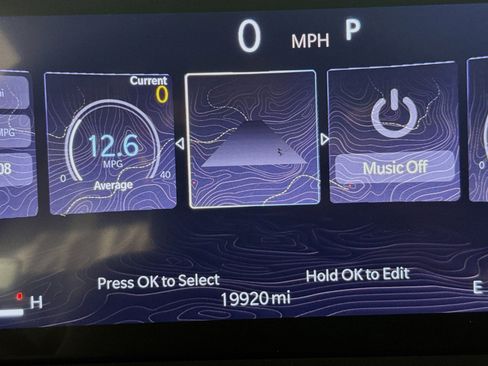 Used 2023 Jeep Grand Cherokee Laredo image 13