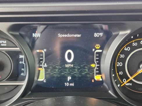 Used 2025 Jeep Gladiator Rubicon w/ Convenience Group image 11