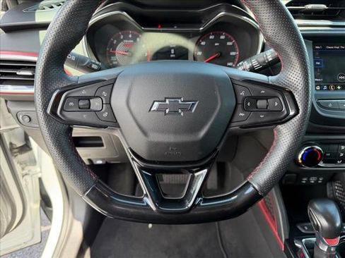 Used 2022 Chevrolet TrailBlazer RS FWD image 15