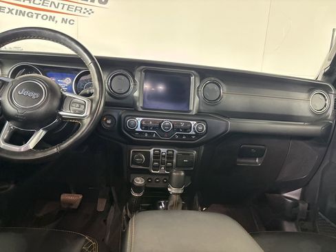 Used 2021 Jeep Gladiator Overland image 22
