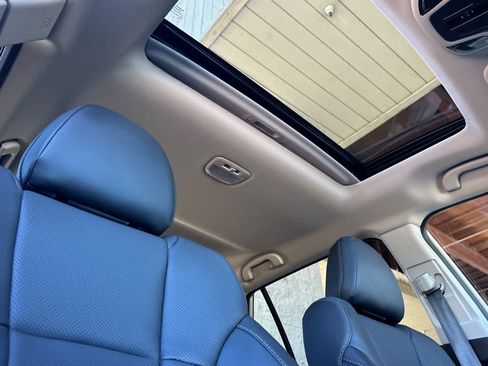 Used 2025 Subaru Outback Limited AWD/4WD image 16
