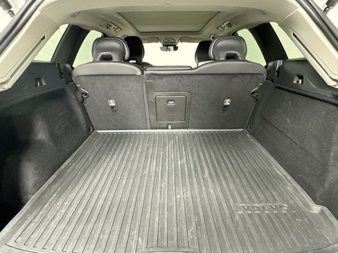 Used 2022 Volvo XC60 B5 Inscription w/ Protection Package Premier image 28