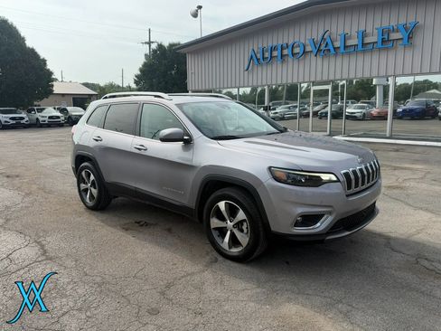 Used 2021 Jeep Cherokee Limited AWD/4WD image 1