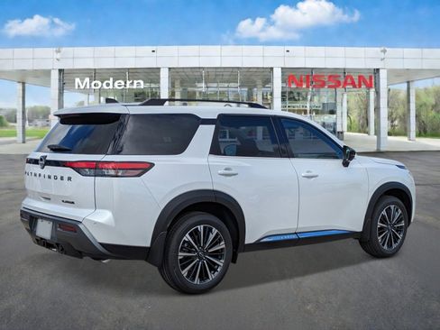New 2026 Nissan Pathfinder Platinum FWD image 5