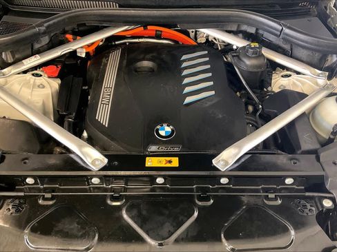 Certified 2022 BMW X5 xDrive45e w/ M Sport Package image 29