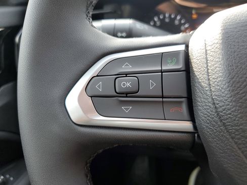 New 2026 Jeep Compass Latitude image 13