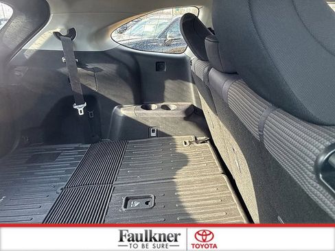 Used 2023 Toyota Highlander LE image 21