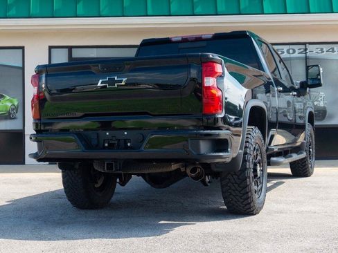 Used 2022 Chevrolet Silverado 2500 LT w/ Midnight Edition AWD/4WD image 7